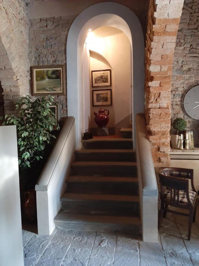 Borgo Di Beppe E Gloria Suite San Giovanni Valdarno Luaran gambar