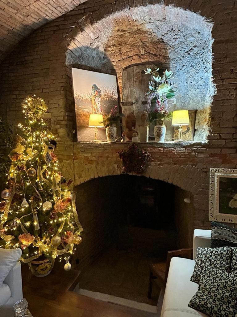 Borgo Di Beppe E Gloria Suite San Giovanni Valdarno Luaran gambar